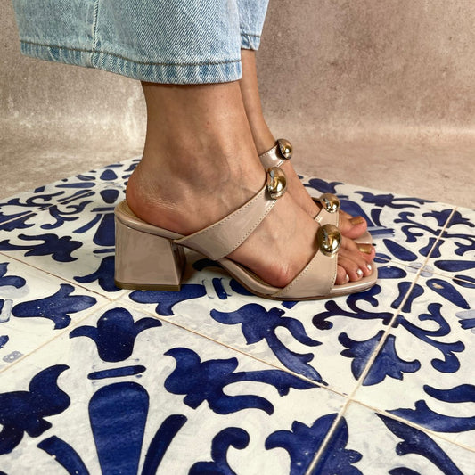 Tacón Charol con Óvalo 404