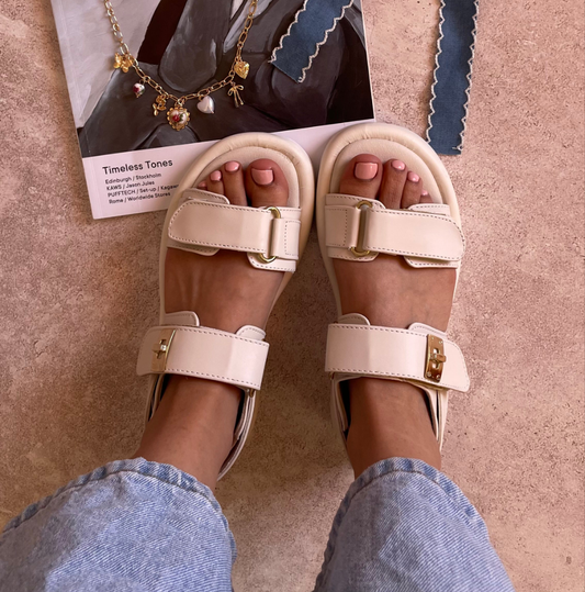 Sandalia con velcro 4828