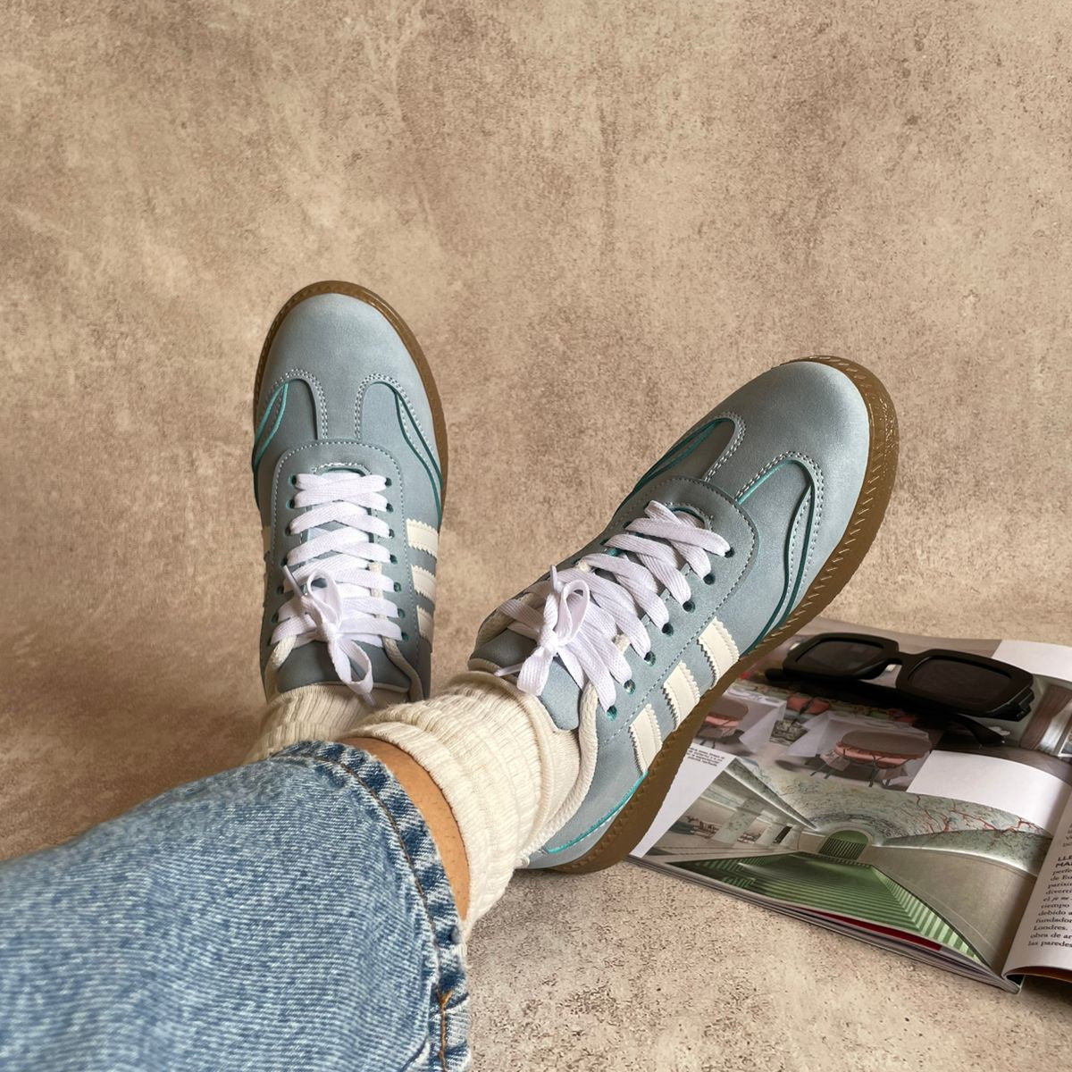 1084 Tenis Azul