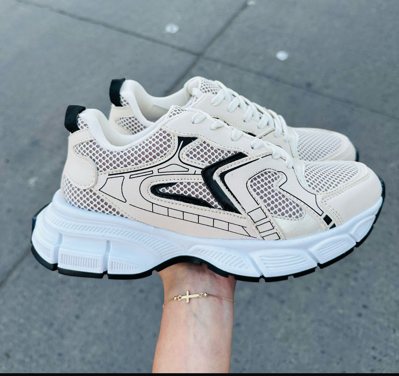 TENIS