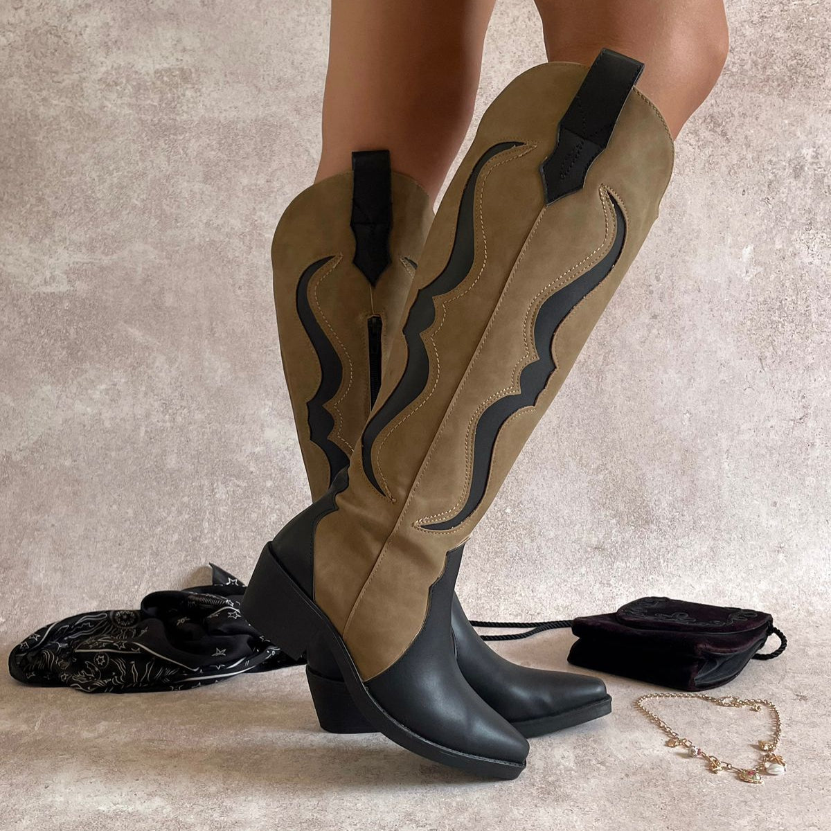 Bota vaquera negro con cafe 7220